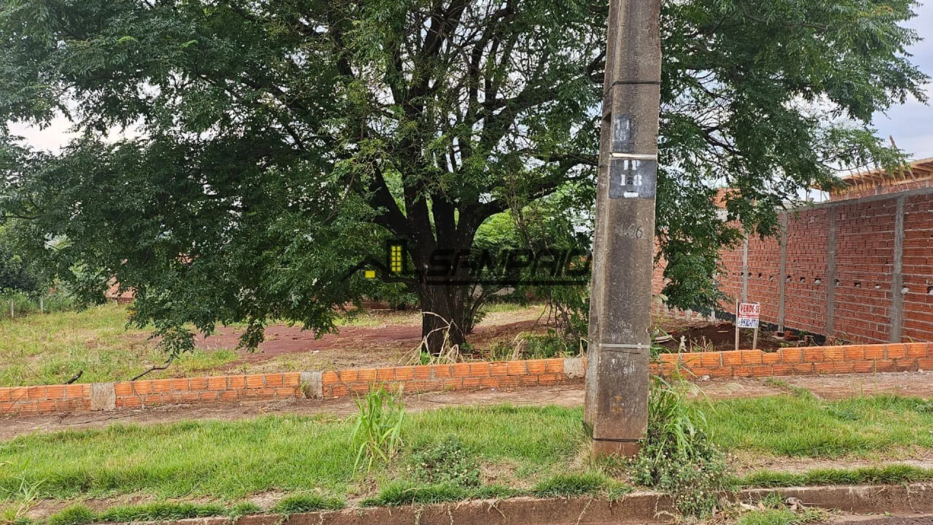Terrenos residenciais à venda no Jardim Andrade em Maringá - foto 1