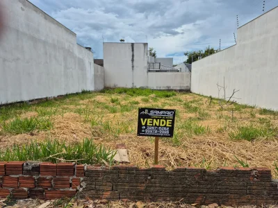Terrenos comerciais à venda no Jardim Monte Rei em Maringá
